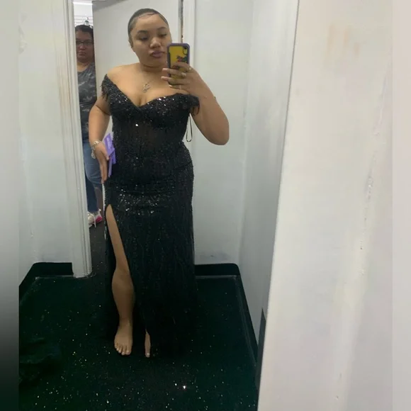 black off the shoulder prom dress - Picture 2 of 2